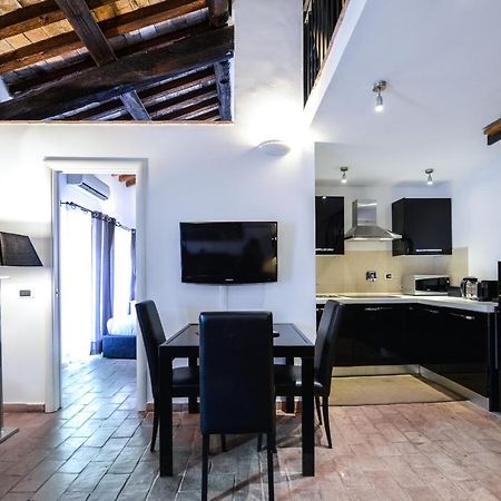 Ibernesi - Charming Apartment At The Roman Forums Екстериор снимка