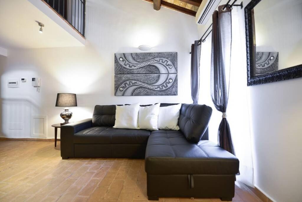 Ibernesi - Charming Apartment At The Roman Forums Екстериор снимка