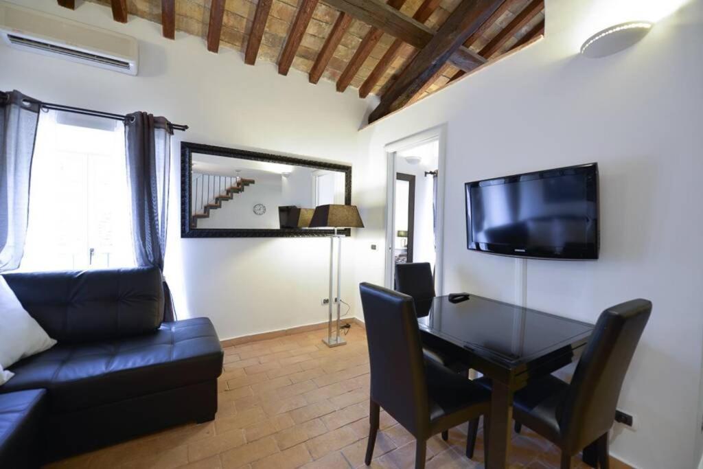 Ibernesi - Charming Apartment At The Roman Forums Екстериор снимка