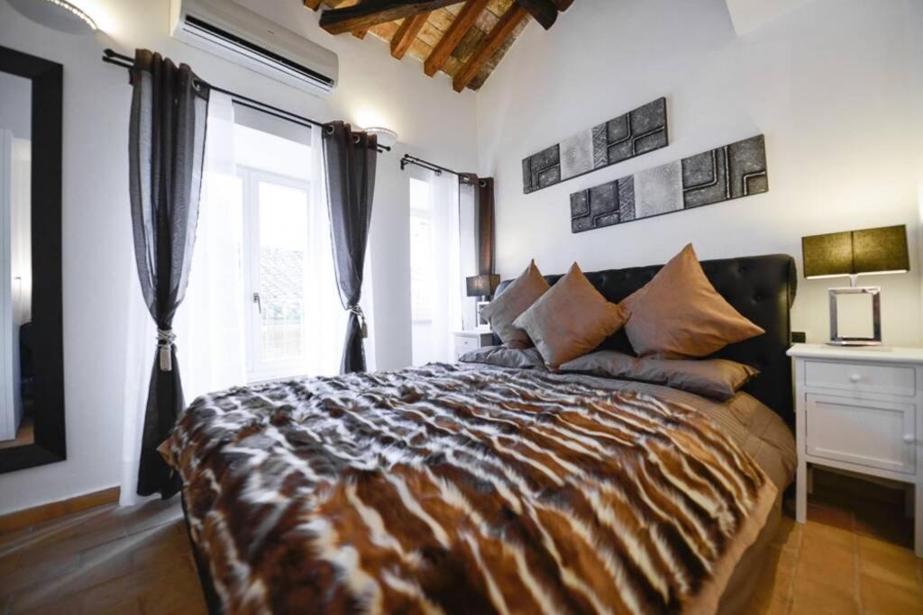 Ibernesi - Charming Apartment At The Roman Forums Екстериор снимка