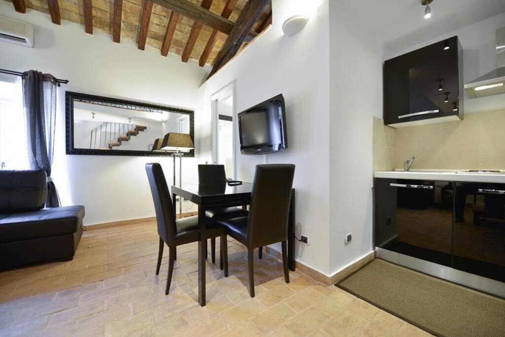 Ibernesi - Charming Apartment At The Roman Forums Екстериор снимка