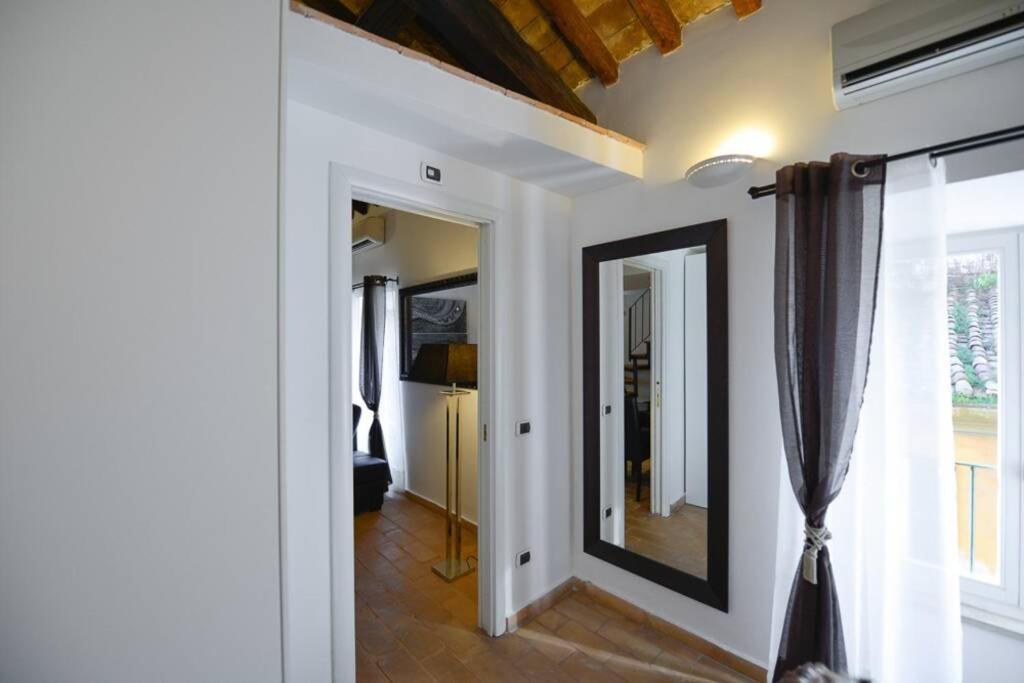 Ibernesi - Charming Apartment At The Roman Forums Екстериор снимка