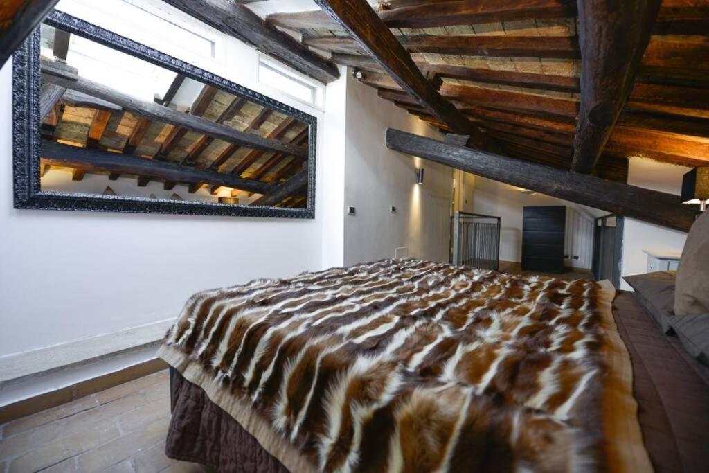 Ibernesi - Charming Apartment At The Roman Forums Екстериор снимка