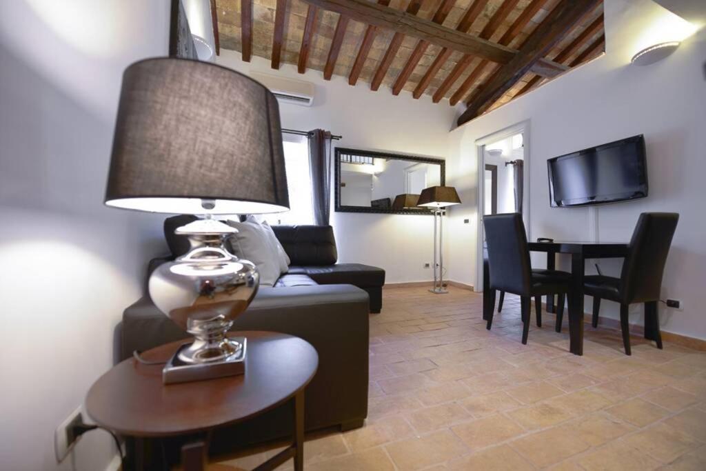 Ibernesi - Charming Apartment At The Roman Forums Екстериор снимка