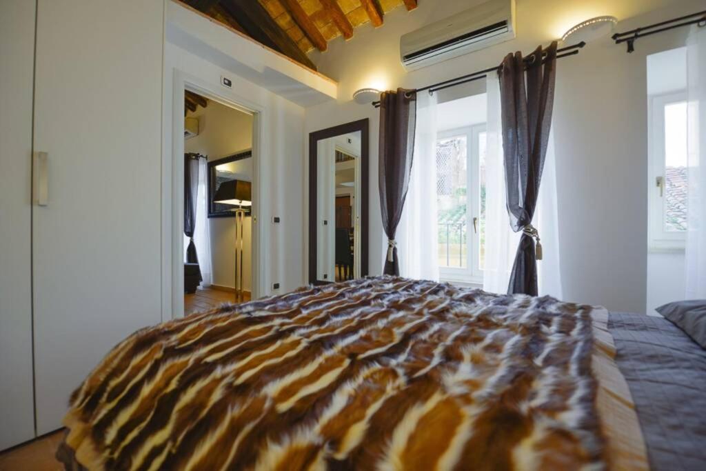 Ibernesi - Charming Apartment At The Roman Forums Екстериор снимка