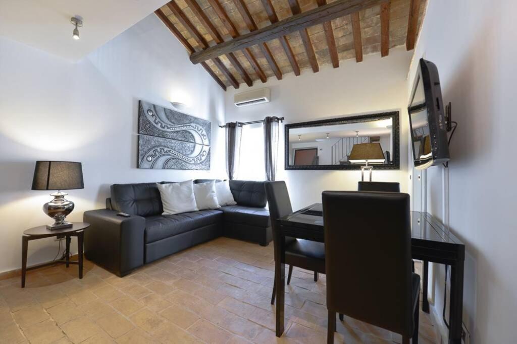 Ibernesi - Charming Apartment At The Roman Forums Екстериор снимка