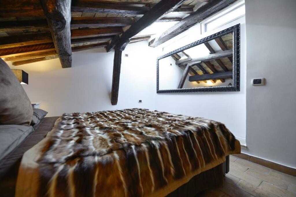Ibernesi - Charming Apartment At The Roman Forums Екстериор снимка