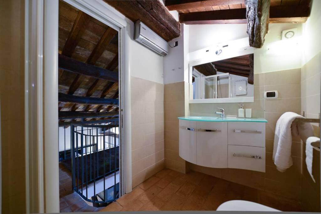 Ibernesi - Charming Apartment At The Roman Forums Екстериор снимка