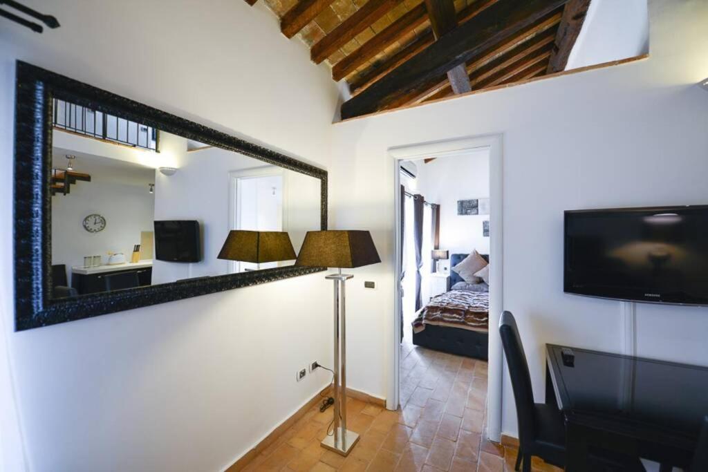 Ibernesi - Charming Apartment At The Roman Forums Екстериор снимка
