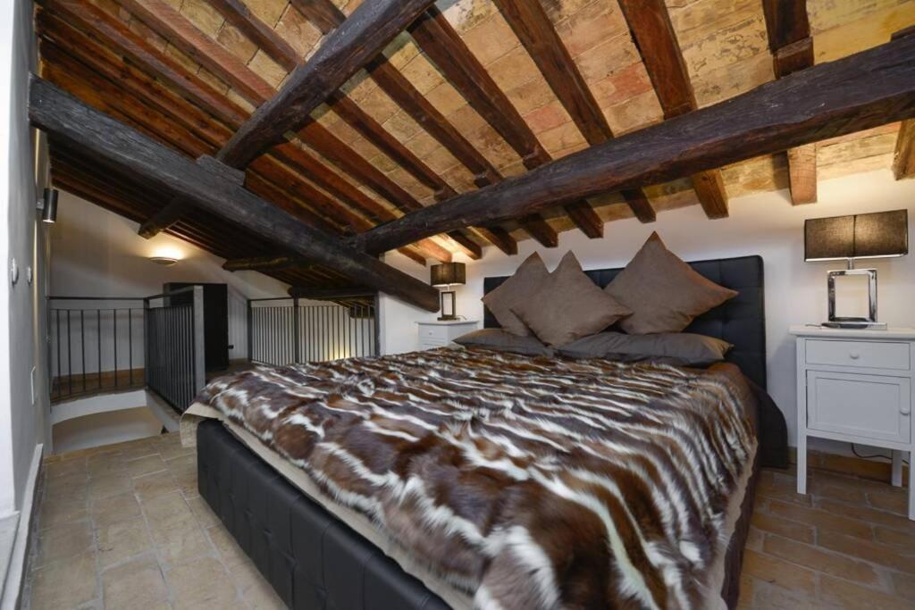 Ibernesi - Charming Apartment At The Roman Forums Екстериор снимка