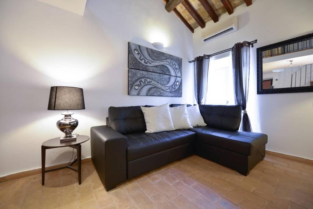 Ibernesi - Charming Apartment At The Roman Forums Екстериор снимка