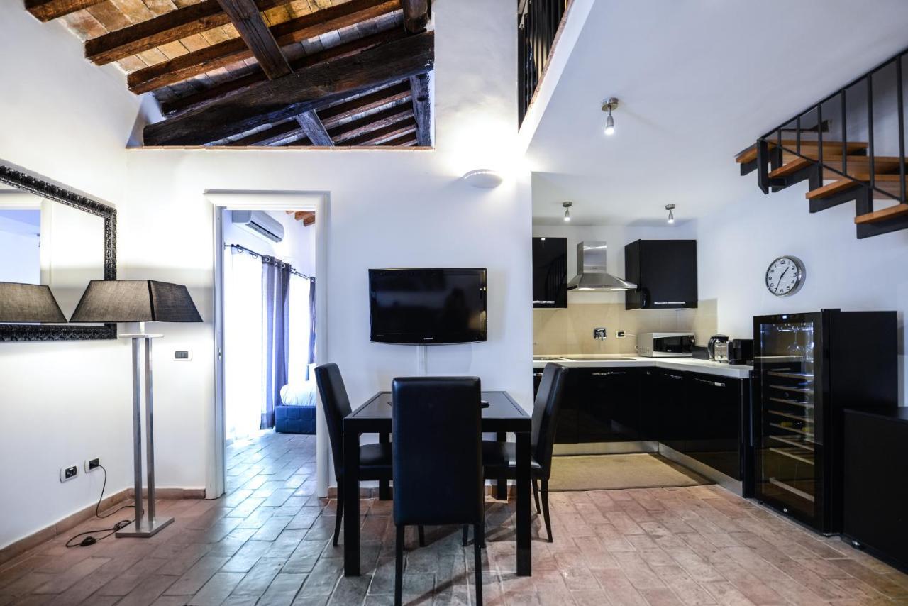 Ibernesi - Charming Apartment At The Roman Forums Екстериор снимка